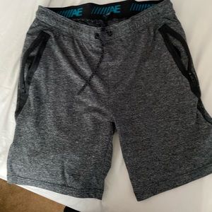 American Eagle jogger short